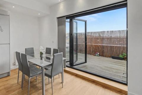 2 bedroom flat to rent, Oakland Road, London  NW2