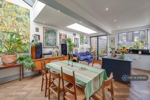4 bedroom terraced house to rent, Upstall St, London, SE5