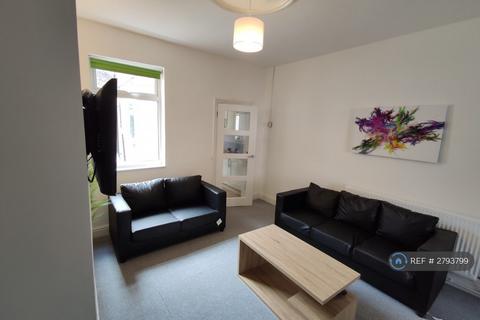 3 bedroom terraced house to rent, Wolverton Road, Leicester, LE3