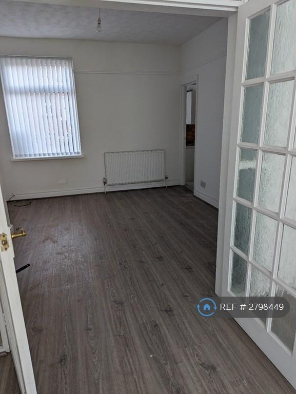 Rear Sitting Room (To Kitchen)