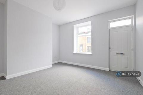 3 bedroom end of terrace house to rent, Blackburn Road, Rossendale, BB5
