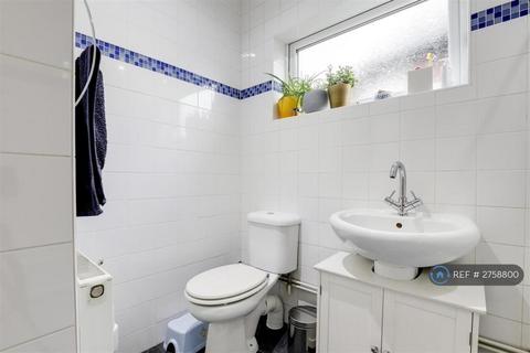 undefined, Gamston Crescent, Nottingham, NG5