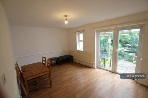 undefined, Drapers Road, London, E15