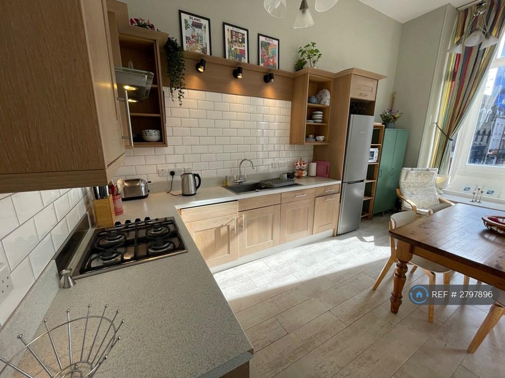 Fully Fitted Kitchen