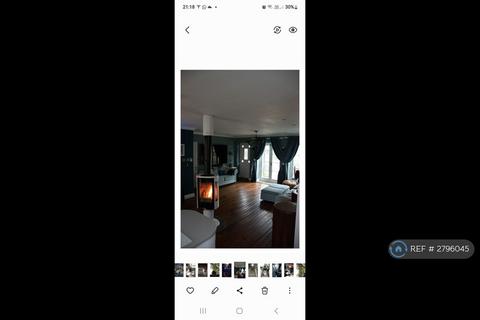 4 bedroom detached house to rent, Rhododendron Avenue, Gravesend, DA13