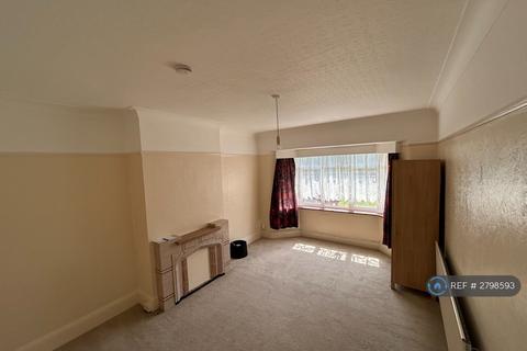 1 bedroom flat to rent, Cheam Common Road, Worcester Park, KT4
