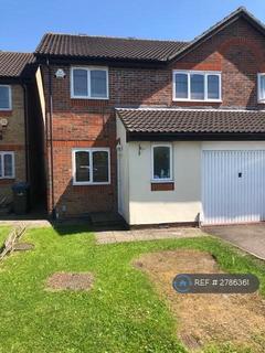4 bedroom semi-detached house to rent, Manton Road, Enfield, EN3