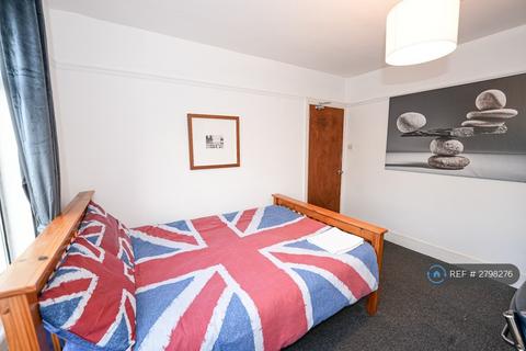 1 bedroom in a house share to rent, Rosebank Avenue, Wembley, HA0