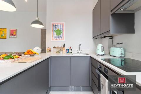 2 bedroom flat for sale, Bishops Road Highgate N6