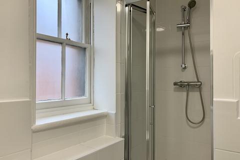 Studio to rent, Belsize Avenue