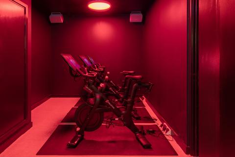 Studio to rent, First Way