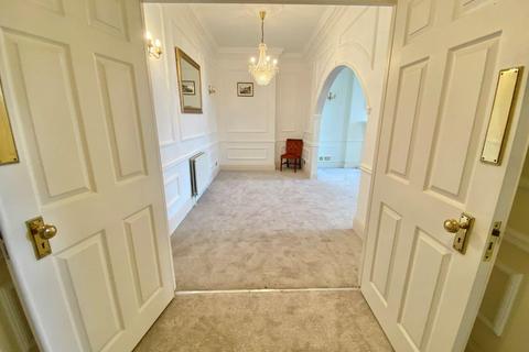 3 bedroom apartment for sale, Royal Marina Court, Beacon Terrace, Torquay