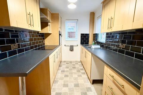 2 bedroom semi-detached house to rent, Colchester CO2
