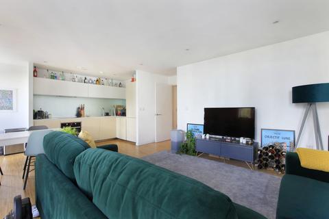 2 bedroom flat to rent, Wingate Square, London SW4