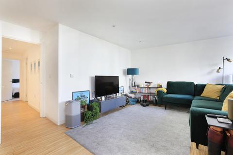 2 bedroom flat to rent, Wingate Square, London SW4