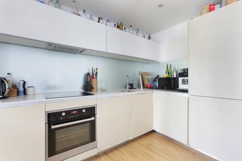 2 bedroom flat to rent, Wingate Square, London SW4