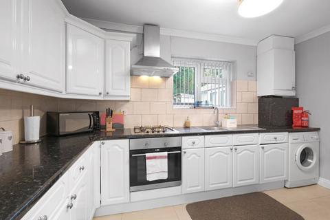 3 bedroom detached house to rent, 360 SL1 Keel Drive 33