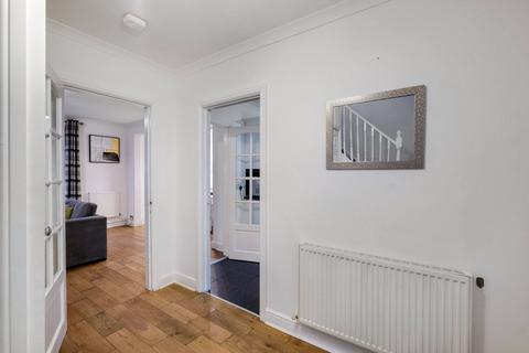 4 bedroom detached house to rent, 360 TW13 Canterbury Road 12
