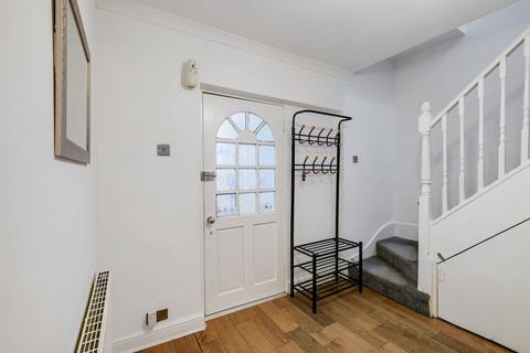 4 bedroom detached house to rent, 360 TW13 Canterbury Road 12