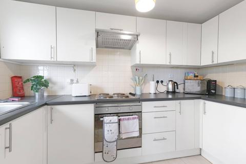 2 bedroom apartment to rent, 360 RG42 Broadlands Court 27