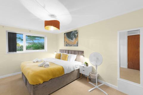 2 bedroom apartment to rent, 360 RG42 Broadlands Court 27
