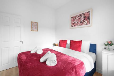 2 bedroom apartment to rent, SL4 Dedworth Road 20-A
