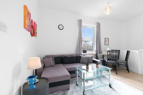 3 bedroom apartment to rent, N1 Northdown Street 31 Basement