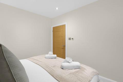 2 bedroom detached house to rent, Samar Staussi