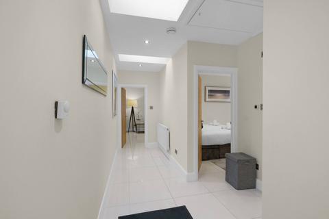 4 bedroom apartment to rent, Lux UK N12 Woodside Pk Rd 13 Garden Flat
