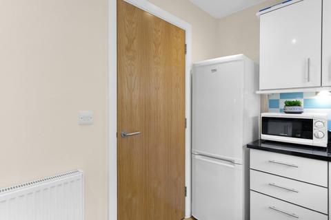 1 bedroom apartment to rent, TW19 Heathrow Living 01
