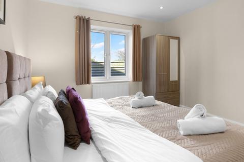 1 bedroom apartment to rent, TW19 Heathrow Living 01
