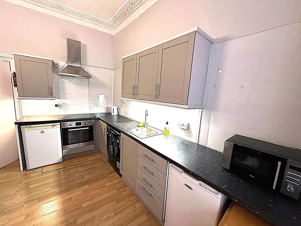 Kitchen (b).jpg