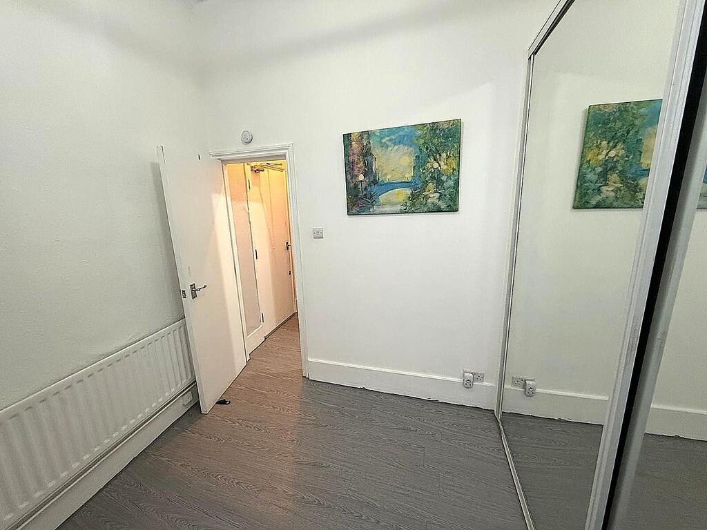 Bedroom (b).jpg