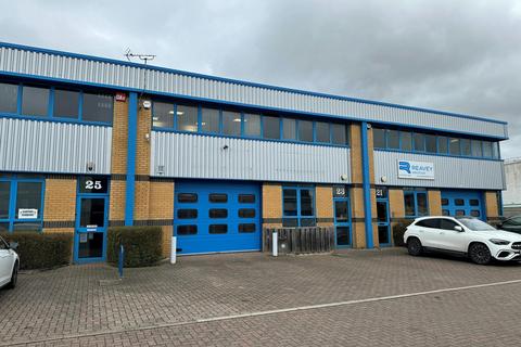 Industrial unit to rent, 25 Ensign Way Southampton SO31 4RA
