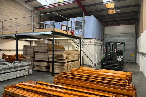Warehouse to rent, 9-12 Canons Rd Milton Keynes MK12 5TL