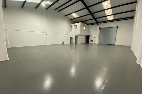 Distribution warehouse to rent, 1 Riverside Av W Lawford CO11 1UN