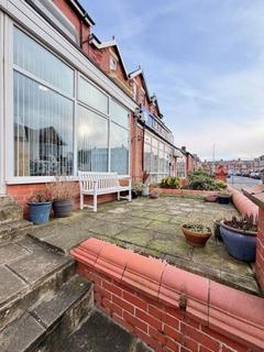 Hospitality for sale, 46 King Edward Av Blackpool FY2 9TA