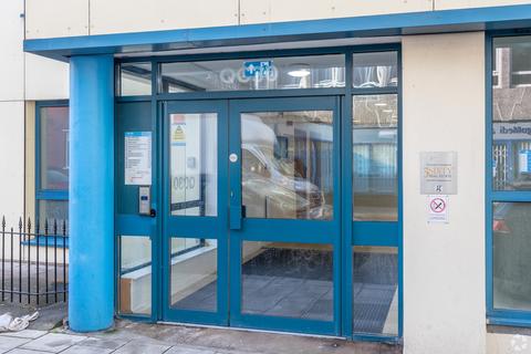 Office to rent, 30 Queen Charlotte St Bristol BS1 4HJ