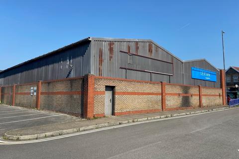 Warehouse to rent, 677 Fishponds Rd Bristol BS16 3BQ