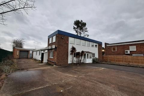 Warehouse to rent, Station Approach Shepperton TW17 8AN