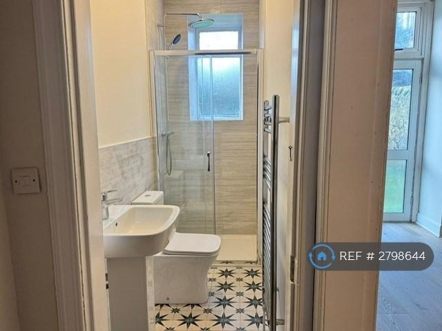 Shower And Rear Access