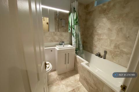 1 bedroom flat to rent, Lucas Gardens, London, N2