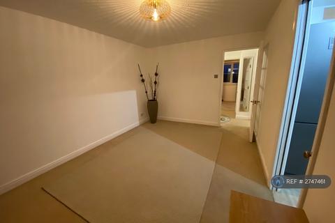 1 bedroom flat to rent, Lucas Gardens, London, N2