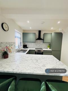3 bedroom semi-detached house to rent, Windle Hall Drive, St Helens, WA10