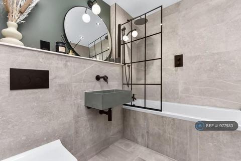 2 bedroom flat to rent, Fulham, London, SW6