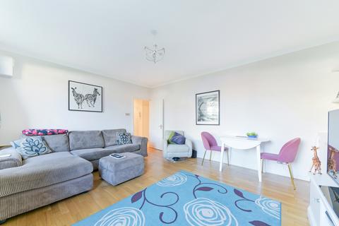 1 bedroom flat to rent, Chalmers House, SW11