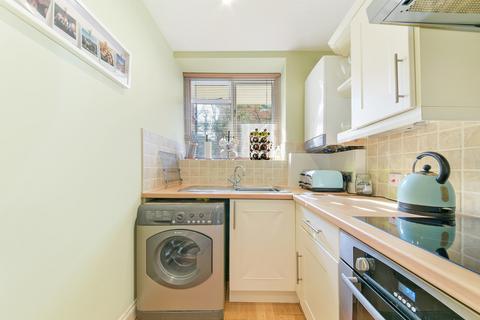 1 bedroom flat to rent, Chalmers House, SW11