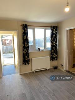2 bedroom bungalow to rent, Yew Way, Jaywick, Clacton-On-Sea, CO15