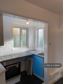 2 bedroom bungalow to rent, Yew Way, Jaywick, Clacton-On-Sea, CO15