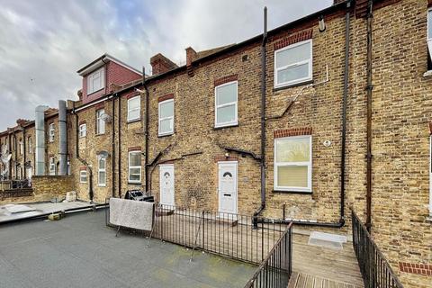 2 bedroom flat to rent, 477a London Road Isleworth, Isleworth TW7